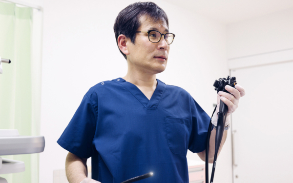 内視鏡検査中の院長